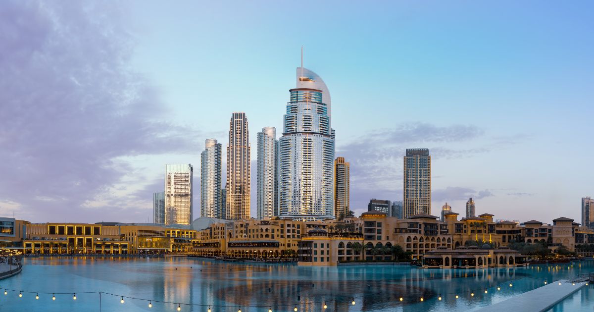 Dubai-Mainland-vs-Free-Zone-which-is-best-for-small-business